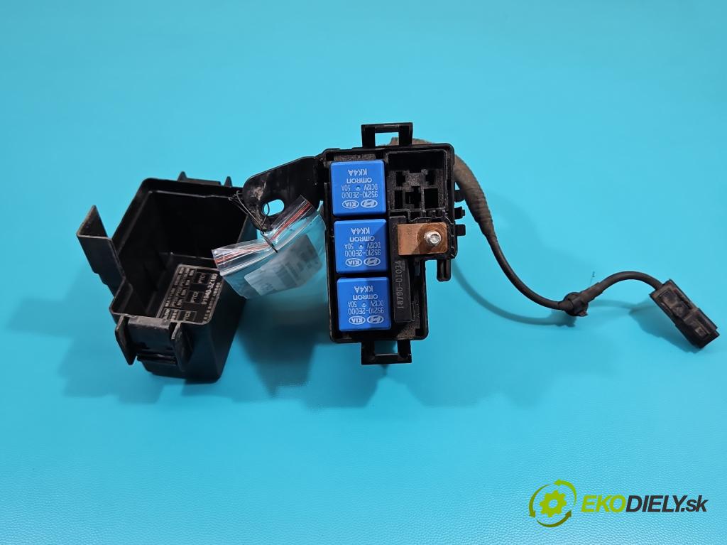 Hyundai I40 1.7 crdi 141 hp manual 104 kW 1685 cm3 5- skříňka pojistková 18790-01034 (Pojistkové skříňky)