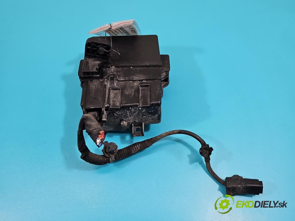 Hyundai I40 1.7 crdi 141 hp manual 104 kW 1685 cm3 5- skříňka pojistková 18790-01034 (Pojistkové skříňky)