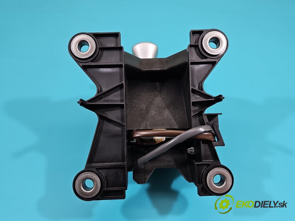 Toyota Auris I 2006-2013 1.8 16V 99 HP automatic 73 kW 1798 cm3 5- Páka: Změny: stupeň,rýchlosť  (Rýchlostná páka (kulisa))