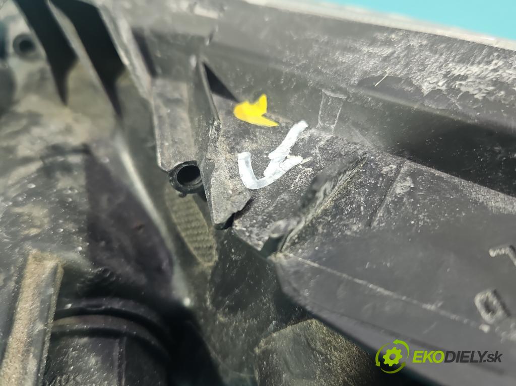 Toyota Auris I 2006-2013 1.8 16V 99 HP automatic 73 kW 1798 cm3 5- Reflektor: pravý 81110-02A40 (Svetlo predné pravé)