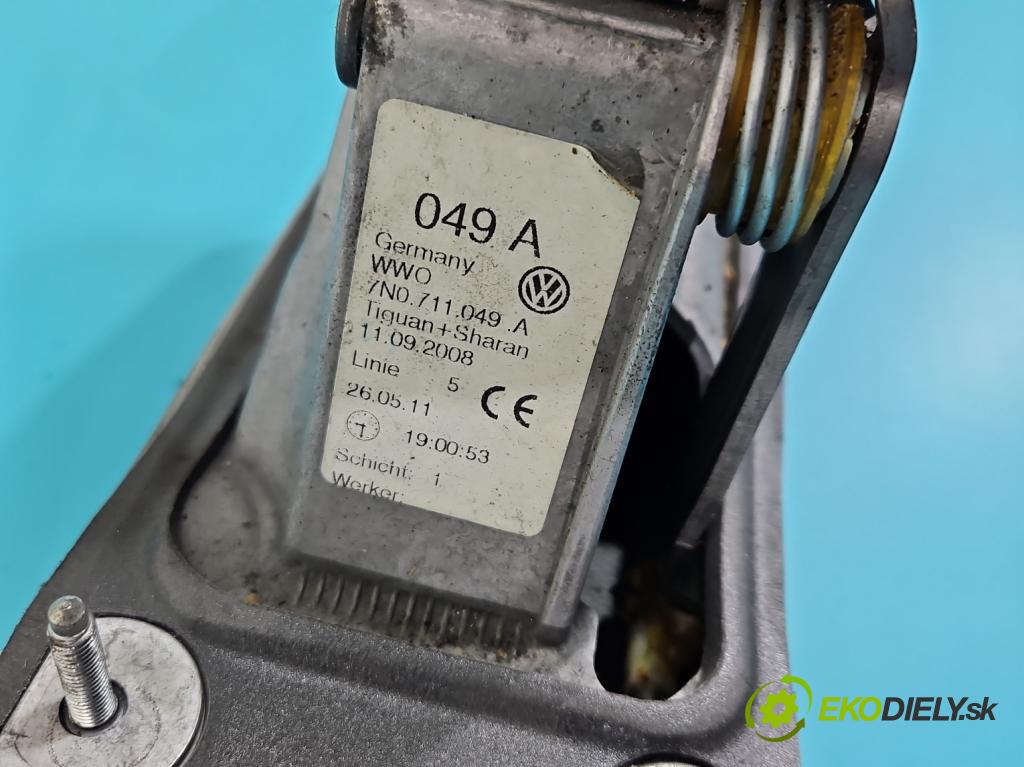 Seat Alhambra II 2010-2020 2.0 tdi 116 HP manual 85 kW 1968 cm3 5- Páka: Změny: stupeň,rýchlosť 7N0711049A (Rýchlostná páka (kulisa))