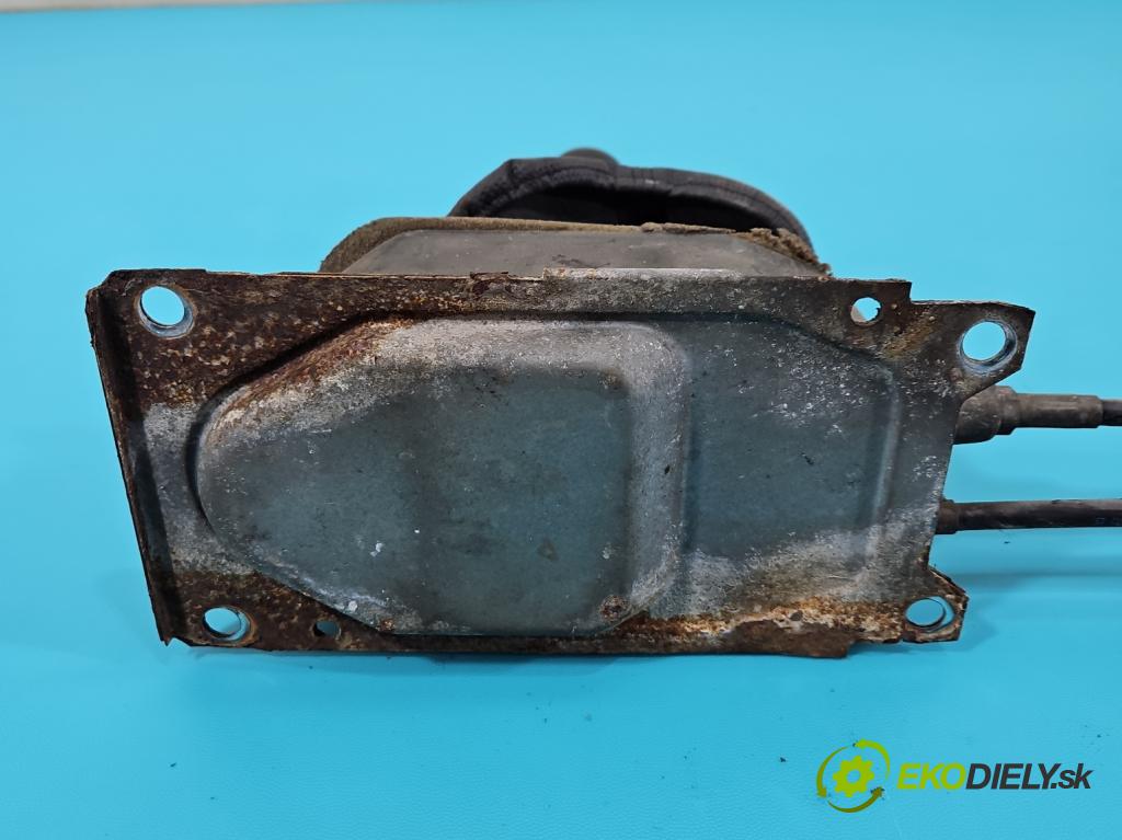 Vw Lupo 1.4 16V 75 HP manual 55 kW 1390 cm3 3- Páka: Změny: stupeň,rýchlosť  (Rýchlostná páka (kulisa))