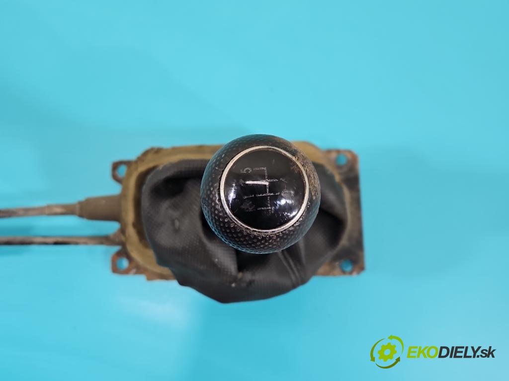 Vw Lupo 1.4 16V 75 HP manual 55 kW 1390 cm3 3- Páka: Změny: stupeň,rýchlosť  (Rýchlostná páka (kulisa))