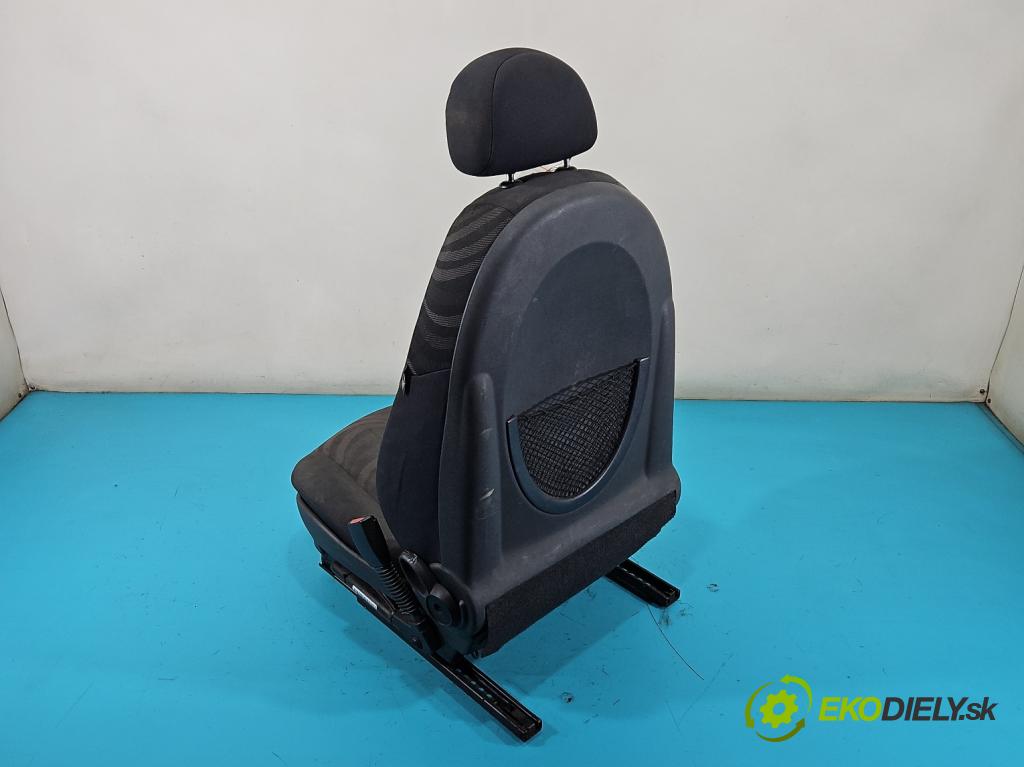Mini One I 2000-2006 1.6 16V 90 HP manual 66 kW 1598 cm3 3- Sedačka pravý  (Sedačka, sedadlo)