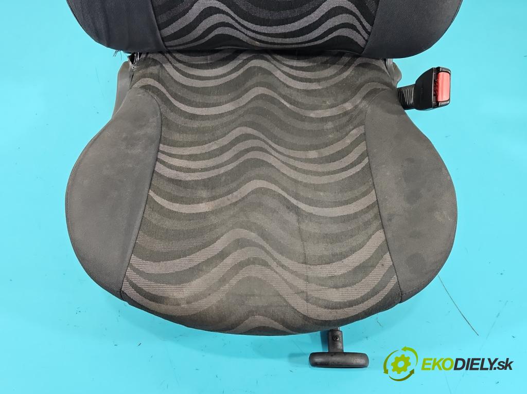 Mini One I 2000-2006 1.6 16V 90 HP manual 66 kW 1598 cm3 3- Sedačka pravý  (Sedačka, sedadlo)