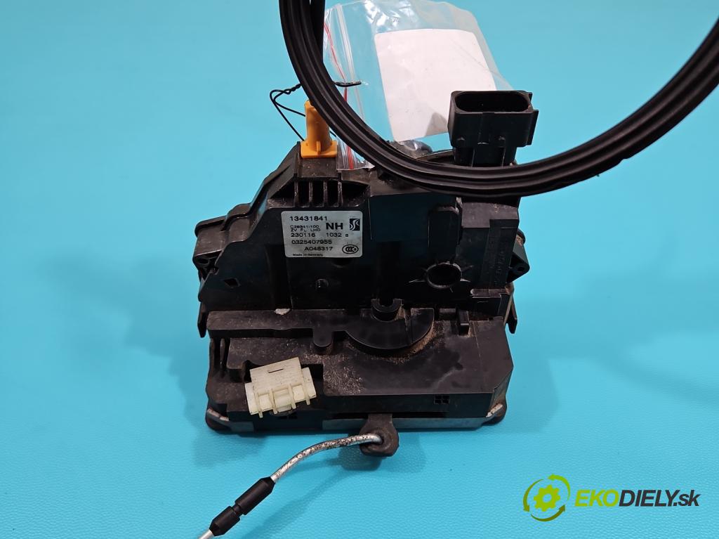 Opel Corsa E 2014-2019 1.4 16V 75 hp manual 55 kW 1398 cm3 3- zámek přední levý 13431841