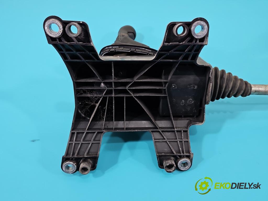 Opel Corsa E 2014-2019 1.4 16V 75 HP manual 55 kW 1398 cm3 3- Páka: Změny: stupeň,rýchlosť 55559132 (Rýchlostná páka (kulisa))