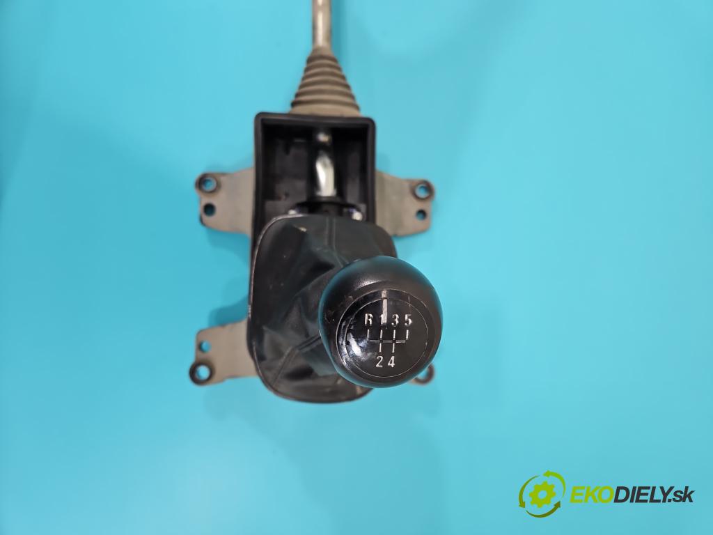 Opel Corsa E 2014-2019 1.4 16V 75 HP manual 55 kW 1398 cm3 3- Páka: Změny: stupeň,rýchlosť 55559132 (Rýchlostná páka (kulisa))