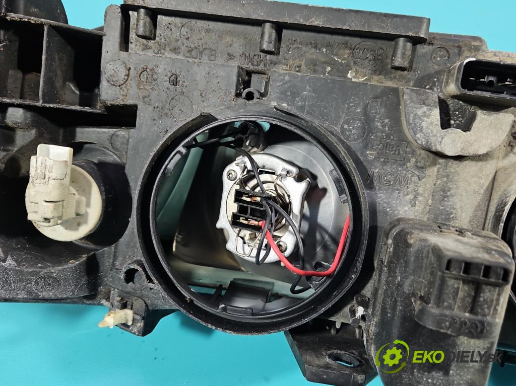 Renault Laguna II 2001-2007 2.0 16V 140 HP manual 103 kW 1998 cm3 5- Reflektor: pravý 8200002847 (Svetlo predné pravé)