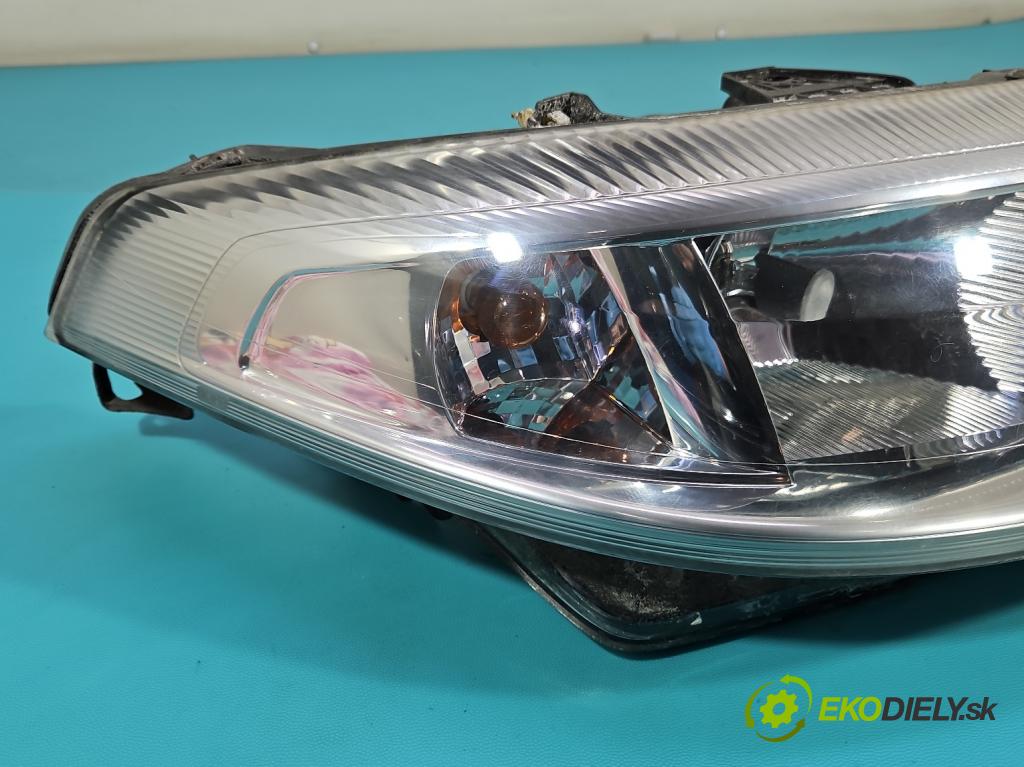 Renault Laguna II 2001-2007 2.0 16V 140 HP manual 103 kW 1998 cm3 5- Reflektor: pravý 8200002847 (Svetlo predné pravé)