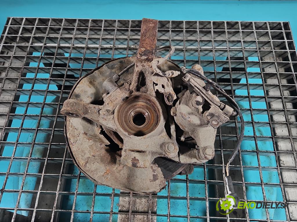 Toyota Corolla E12 2001-2009 1.4 vvti 97KM manual 71 kW 1398 cm3 5- náboj ľavé  (Náboj)