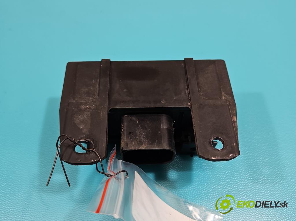 Mercedes E W210 1995-2002 2.2 cdi 125 HP manual 92 kW 2151 cm3 4- Relé: svíčky: zařicích:  (Relé)