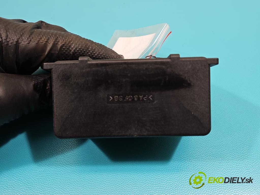 Mercedes E W210 1995-2002 2.2 cdi 125 HP manual 92 kW 2151 cm3 4- Relé: svíčky: zařicích:  (Relé)