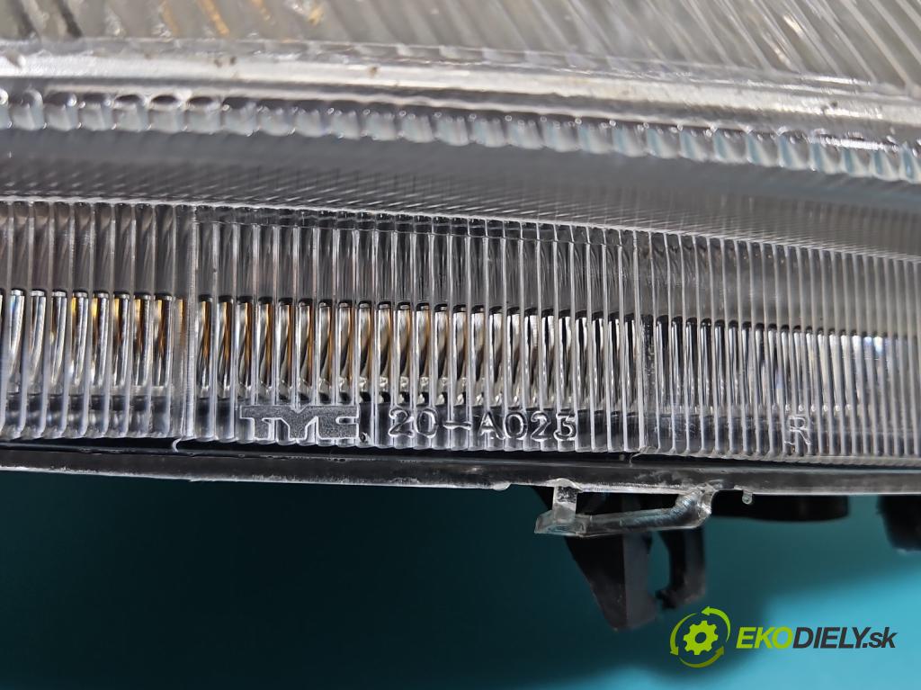 Citroen C3 I 2002-2009 1.4 8V 73 HP manual 54 kW 1360 cm3 5- Reflektor: pravý  (Svetlo predné pravé)