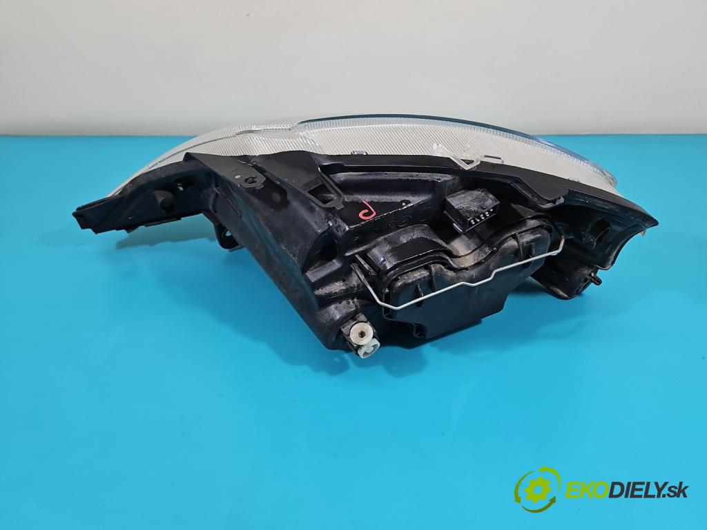 Citroen C3 I 2002-2009 1.4 8V 73 HP manual 54 kW 1360 cm3 5- Reflektor: pravý  (Svetlo predné pravé)