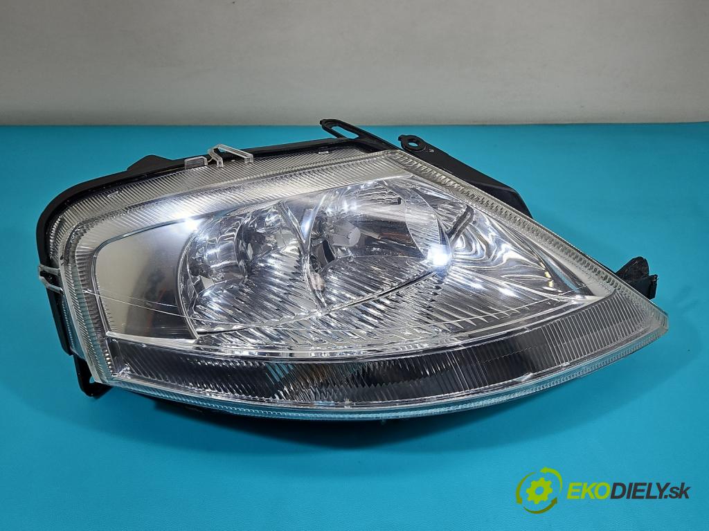 Citroen C3 I 2002-2009 1.4 8V 73 HP manual 54 kW 1360 cm3 5- Reflektor: pravý  (Svetlo predné pravé)