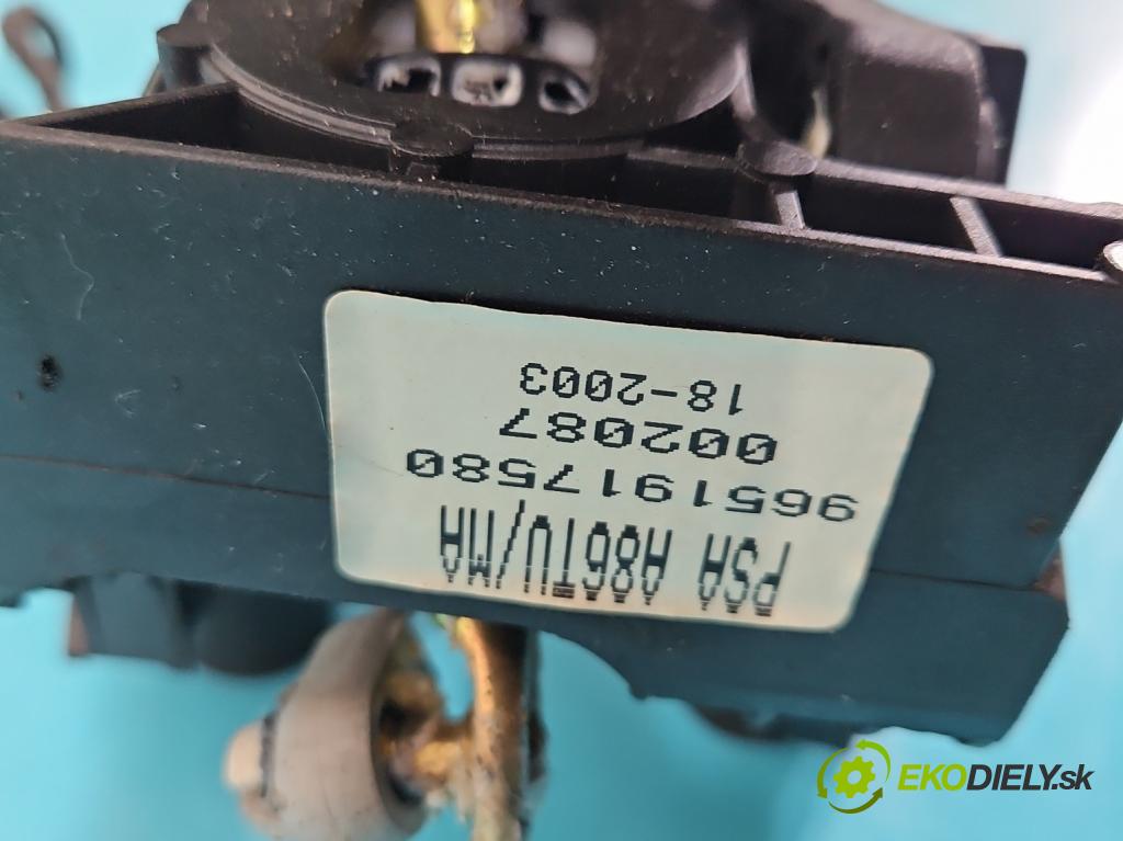 Citroen C3 I 2002-2009 1.4 8V 73 HP manual 54 kW 1360 cm3 5- Páka: Změny: stupeň,rýchlosť 9651917580 (Rýchlostná páka (kulisa))