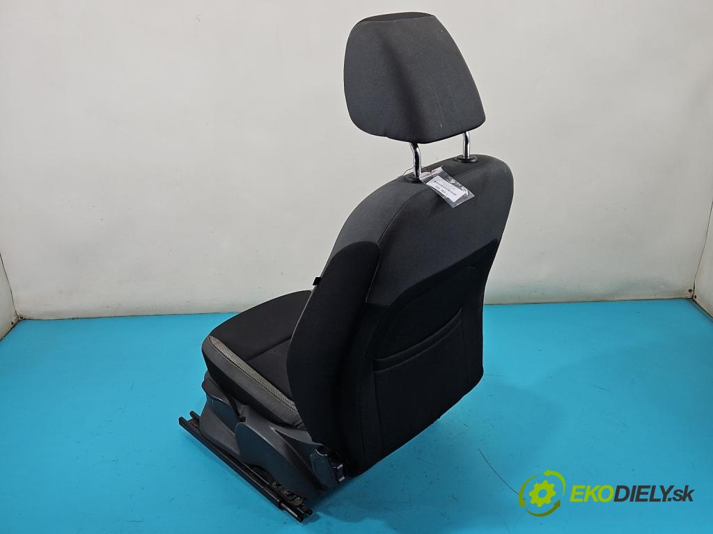 Skoda Fabia III 2014- 2021 1.2 TSI 90 HP manual 66 kW 1197 cm3 5- Sedačka ľavý  (Sedačka, sedadlo)