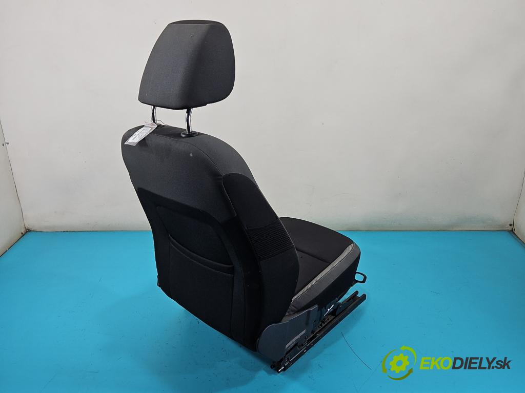 Skoda Fabia III 2014- 2021 1.2 TSI 90 HP manual 66 kW 1197 cm3 5- Sedačka ľavý  (Sedačka, sedadlo)