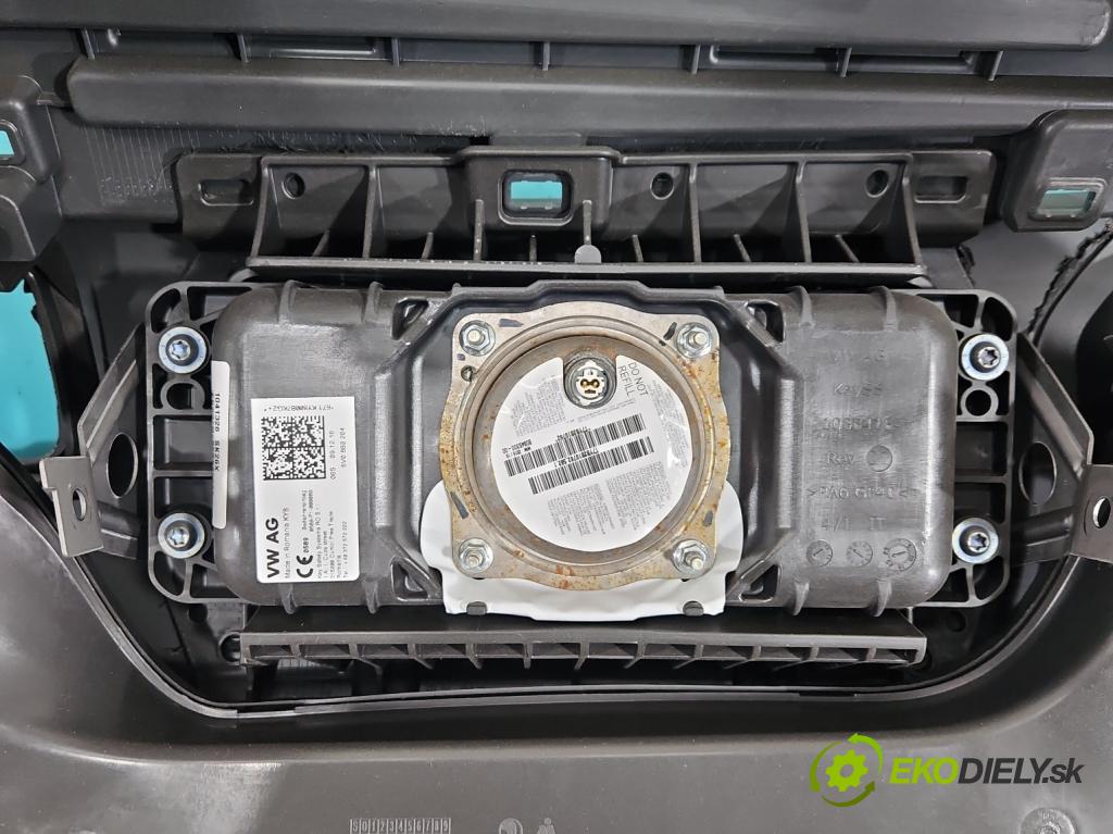 Skoda Fabia III 2014- 2021 1.2 TSI 90 HP manual 66 kW 1197 cm3 5- kokpit,pristrojová doska rozdeľovacia