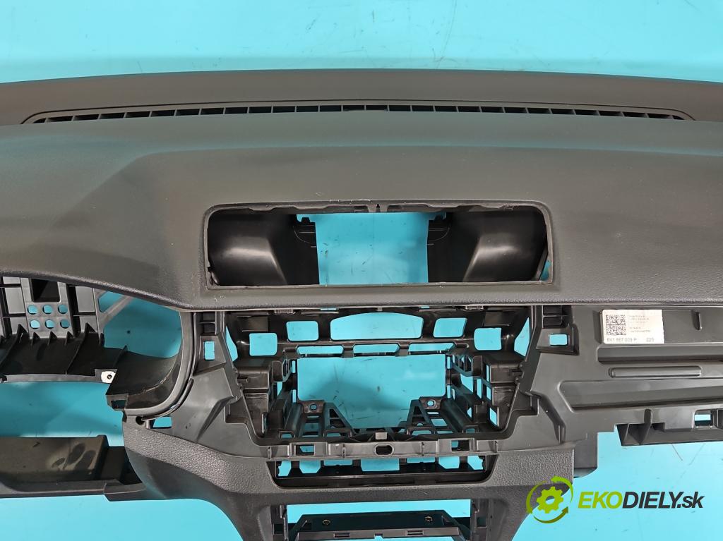 Skoda Fabia III 2014- 2021 1.2 TSI 90 HP manual 66 kW 1197 cm3 5- kokpit,pristrojová doska rozdeľovacia