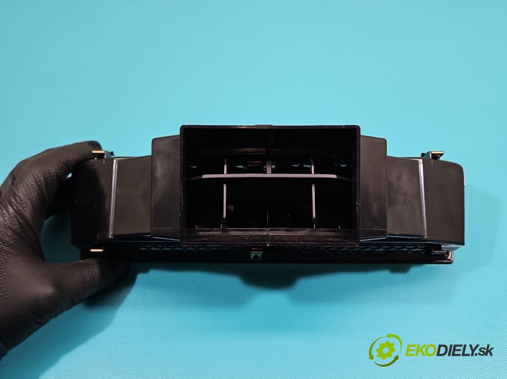 Skoda Fabia III 2014- 2021 1.2 TSI 90 HP manual 66 kW 1197 cm3 5- Mřížka: kúrenia stredová 6V0820951A (Mriežka kúrenia (fukár))