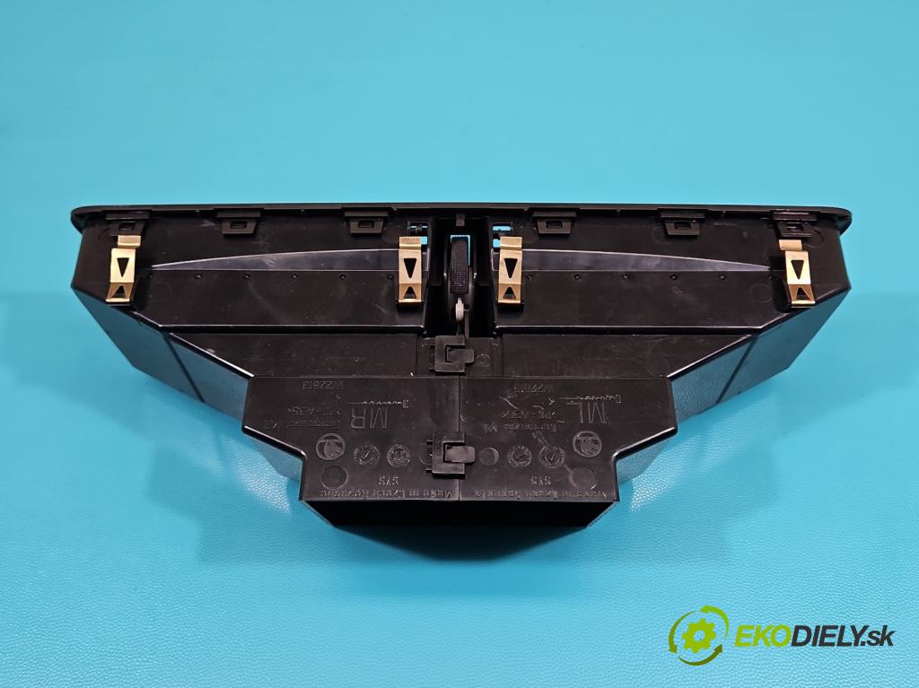 Skoda Fabia III 2014- 2021 1.2 TSI 90 HP manual 66 kW 1197 cm3 5- Mřížka: kúrenia stredová 6V0820951A (Mriežka kúrenia (fukár))