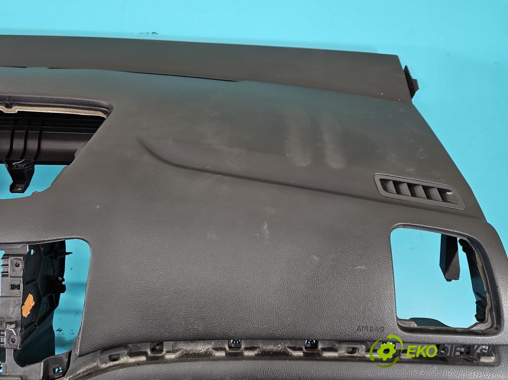 Seat Alhambra II 2010-2020 2.0 tdi 116 HP manual 85 kW 1968 cm3 5- kokpit,pristrojová doska rozdeľovacia
