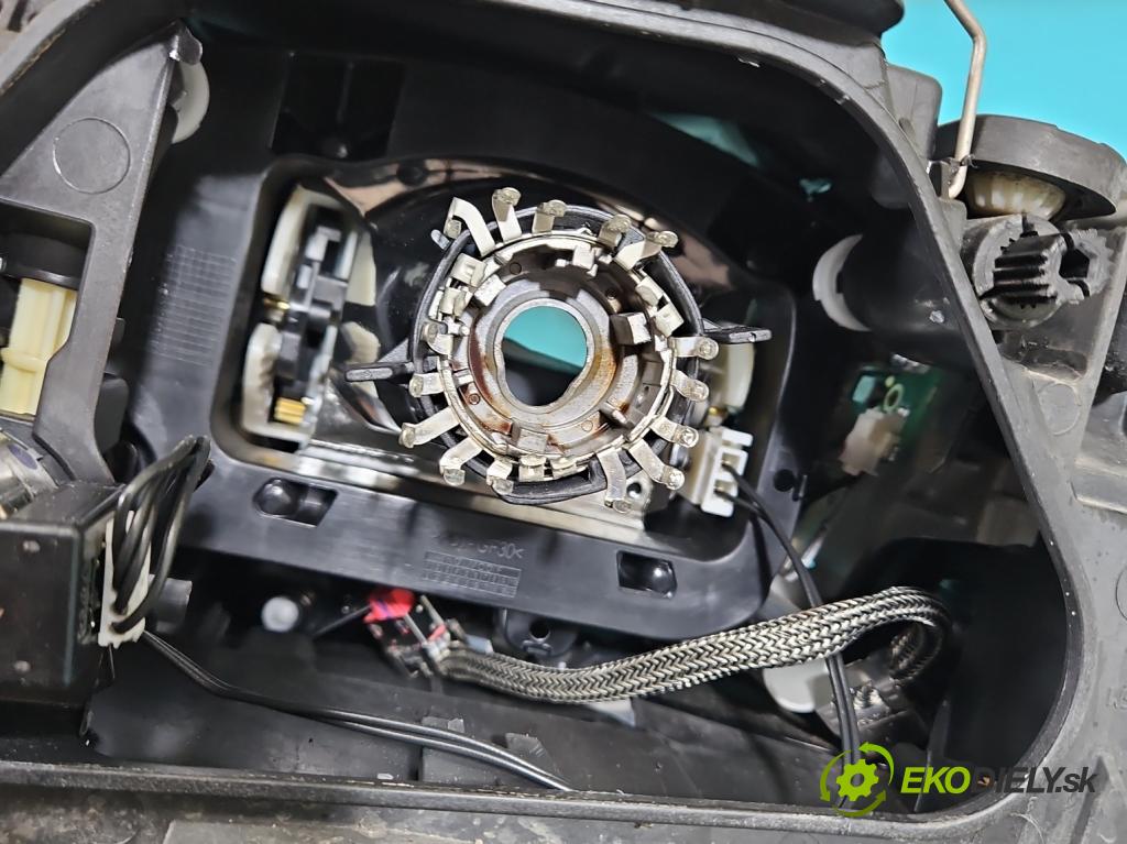 Audi A5 8T 2007-2016 2.0 TFSI 211KM automatic 155 kW 1984 cm3 2- Reflektor: pravý 8T0941004AL (Svetlo predné pravé)