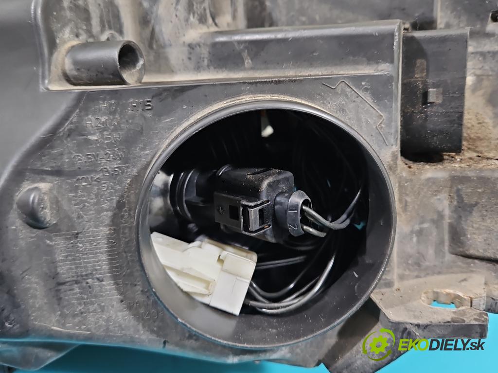 Audi A5 8T 2007-2016 2.0 TFSI 211KM automatic 155 kW 1984 cm3 2- Reflektor: pravý 8T0941004AL (Svetlo predné pravé)