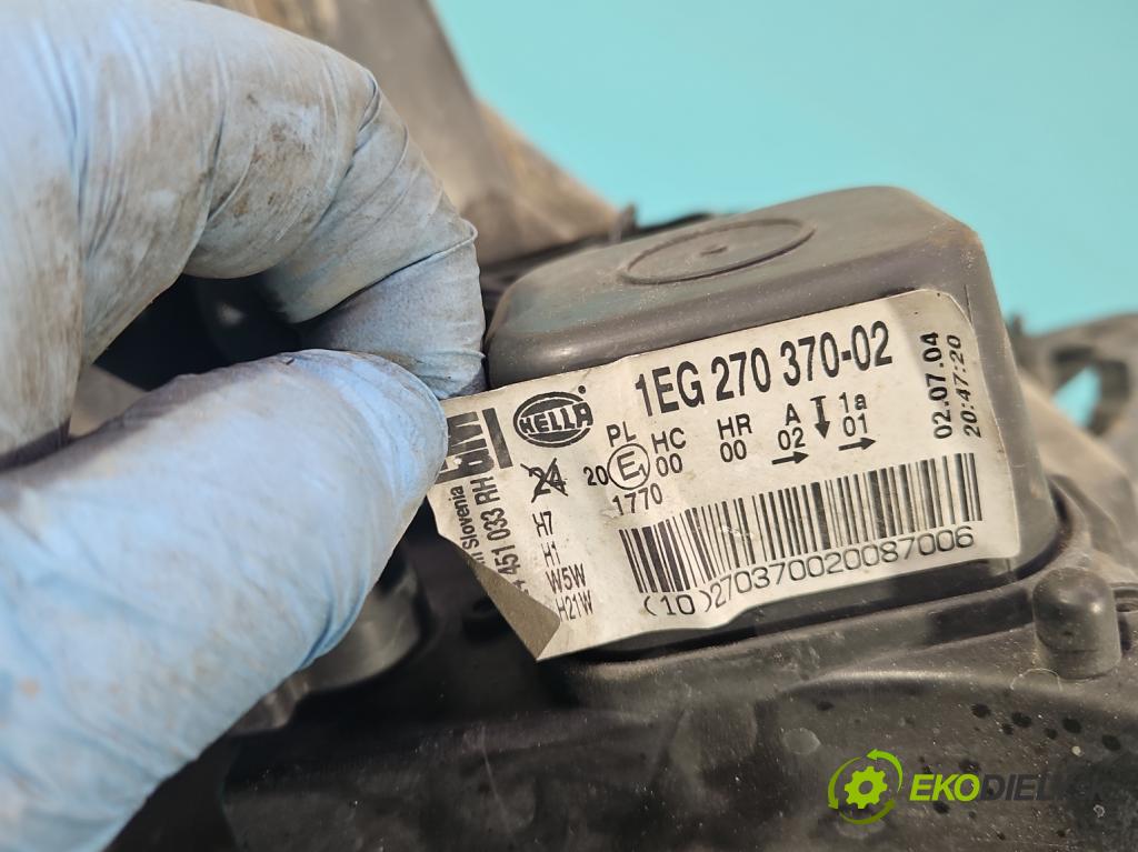 Opel Astra III 2004-2014 1.6 16V 105 HP manual 77 kW 1598 cm3 5- Reflektor: pravý 24451033 (Pravé)