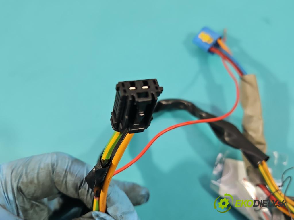 Citroen Xsara Picasso 1.6 16V 109 HP manual 80 kW 1587 cm3 5- Spínačka (Spínacia skrinka)