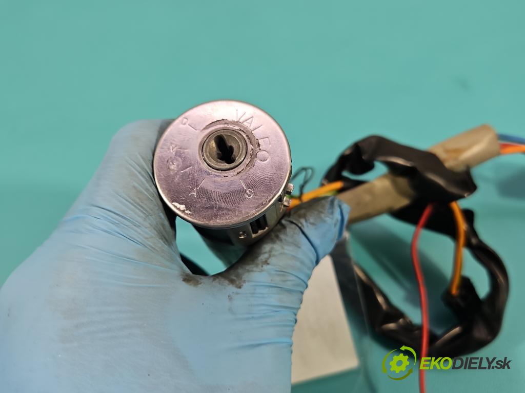 Citroen Xsara Picasso 1.6 16V 109 HP manual 80 kW 1587 cm3 5- Spínačka (Spínacia skrinka)