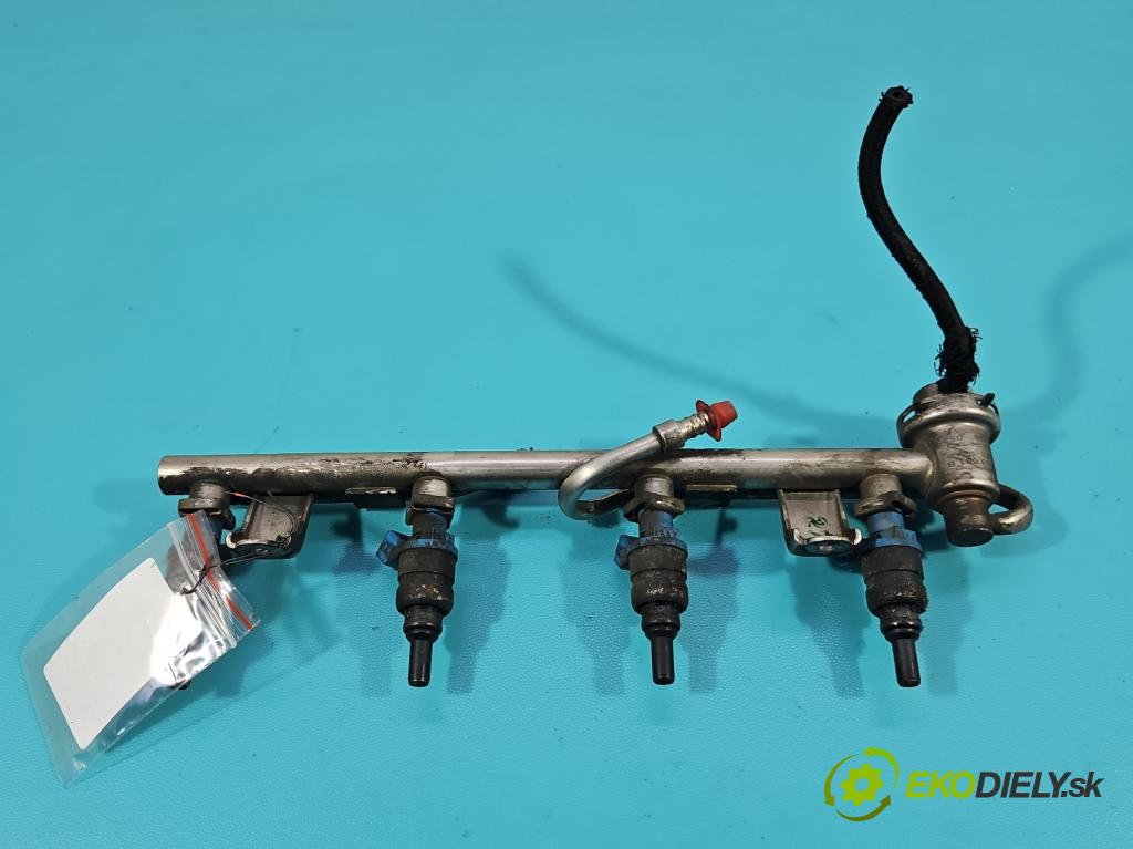 Audi A4 B5 1994-2001 1.8 20V 125 HP manual 92 kW 1781 cm3 5- vstrek 058133551F (Vstrekovač paliva)