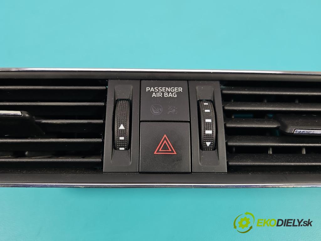 Skoda Superb III 2015-2024 1.8 TSI 179KM automatic 132 kW 1798 cm3 5- Mřížka: kúrenia stredová 3V0820951C (Mriežka kúrenia (fukár))