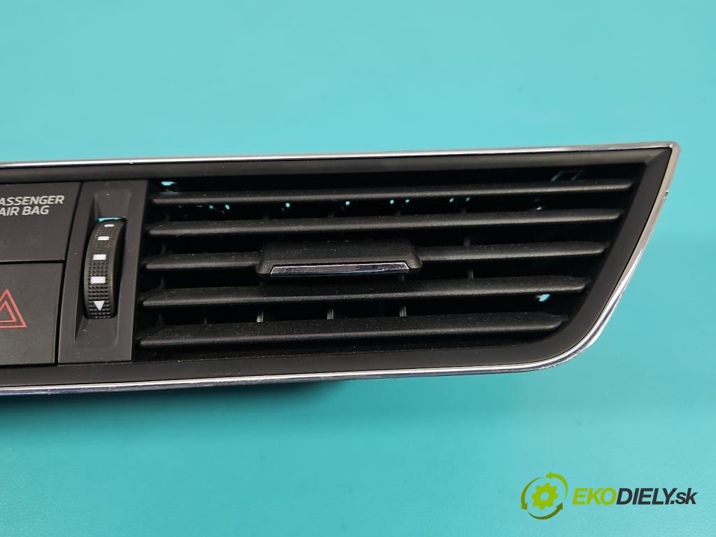 Skoda Superb III 2015-2024 1.8 TSI 179KM automatic 132 kW 1798 cm3 5- Mřížka: kúrenia stredová 3V0820951C (Mriežka kúrenia (fukár))