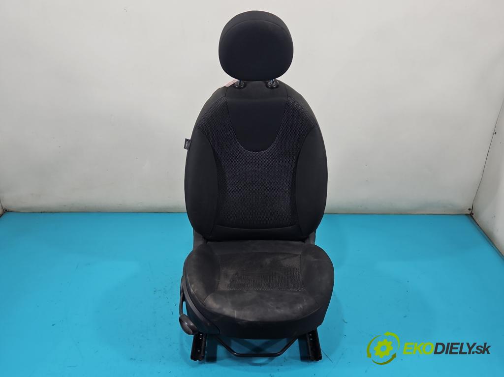 Mini One II 2006-2013 1.4 16V 95 HP manual 70 kW 1397 cm3 3- Sedačka pravý  (Sedačka, sedadlo)
