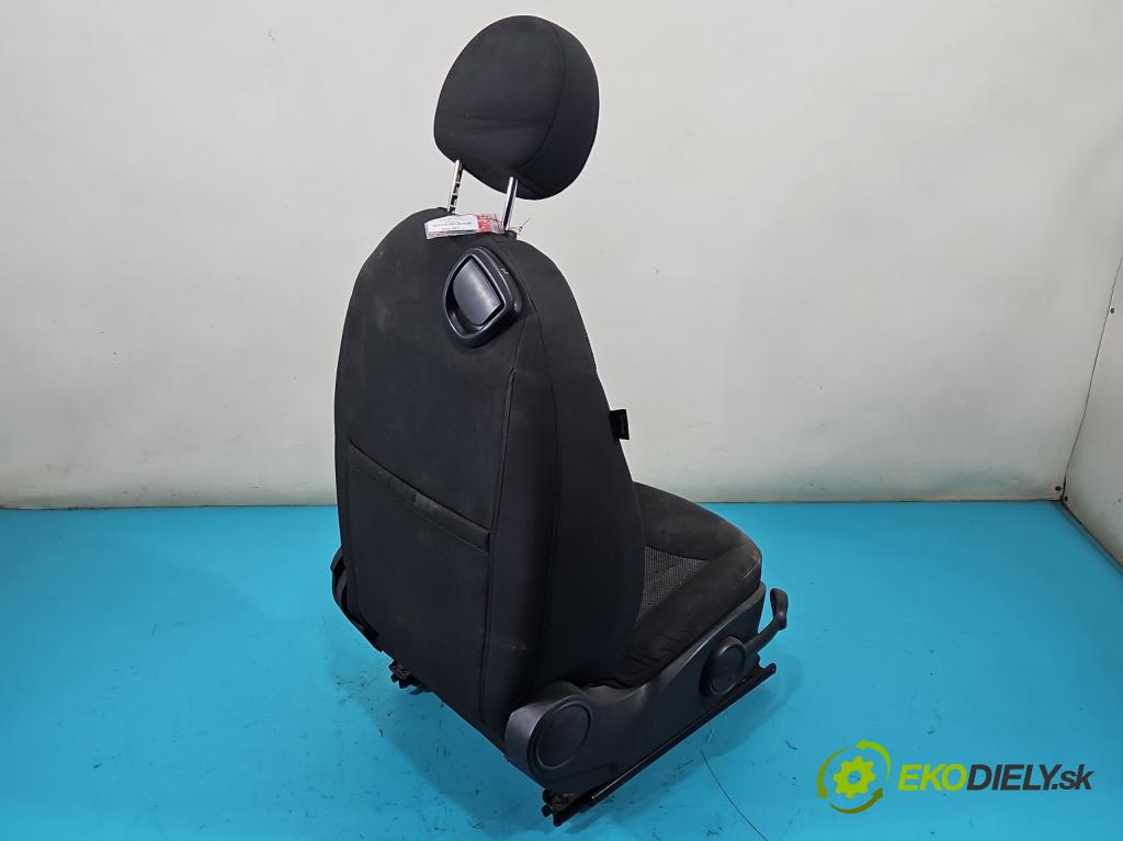 Mini One II 2006-2013 1.4 16V 95 HP manual 70 kW 1397 cm3 3- Sedačka pravý  (Sedačka, sedadlo)