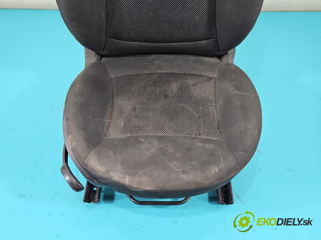 Mini One II 2006-2013 1.4 16V 95 HP manual 70 kW 1397 cm3 3- Sedačka pravý  (Sedačka, sedadlo)