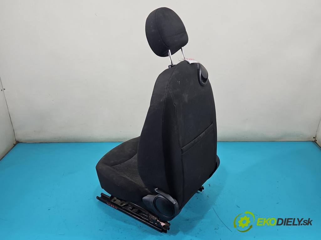 Mini One II 2006-2013 1.4 16V 95 HP manual 70 kW 1397 cm3 3- Sedačka pravý  (Sedačka, sedadlo)