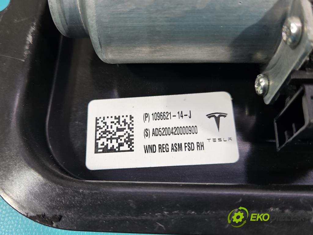 Tesla Model 3 2017- 0.0b: automatic 377 kW  4- mechanismus stahování přední pravý 1096621-14-J