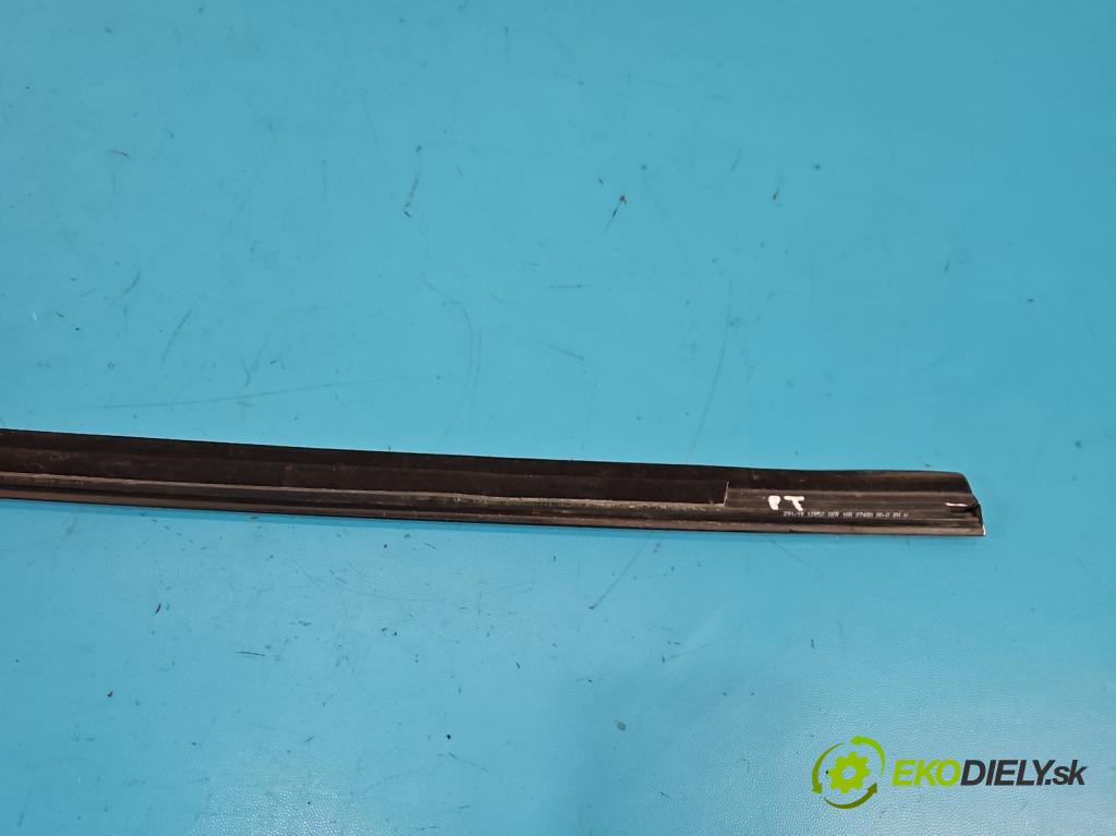 Tesla Model 3 2017- 0.0b: automatic 377 kW 4- lišta dvere zadné pravé