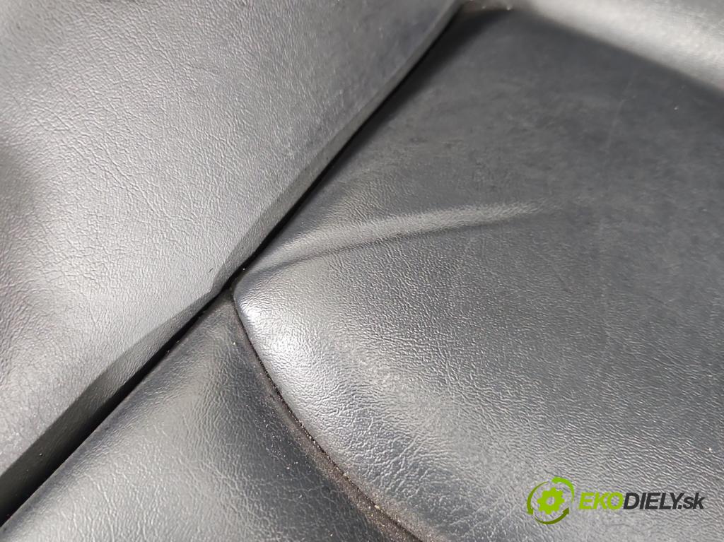 Tesla Model 3 2017- 0.0b: automatic 377 kW  4- Sedačka ľavý  (Sedačka, sedadlo)