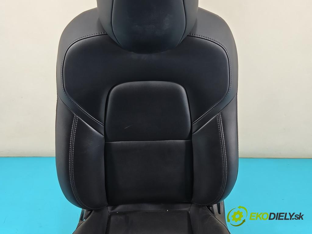 Tesla Model 3 2017- 0.0b: automatic 377 kW  4- Sedačka ľavý  (Sedačka, sedadlo)