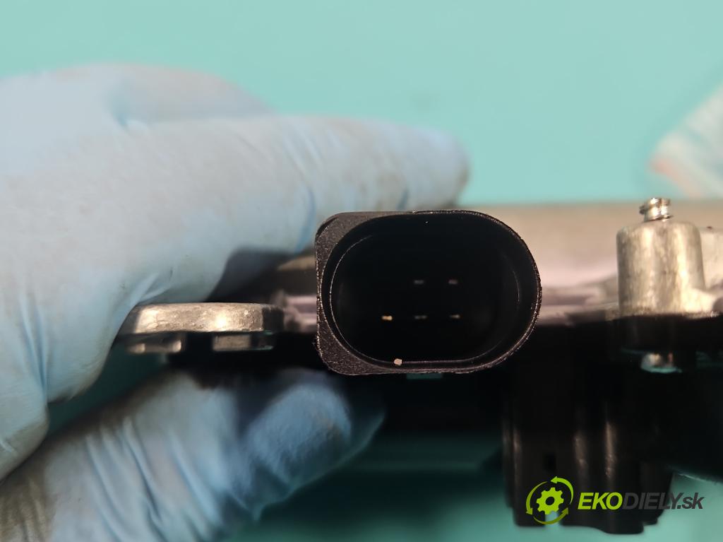 Skoda Superb III 2015-2024 1.8 TSI 179KM automatic 132 kW 1798 cm3 5- zámok kufrové dvere zadné 5TA827887A