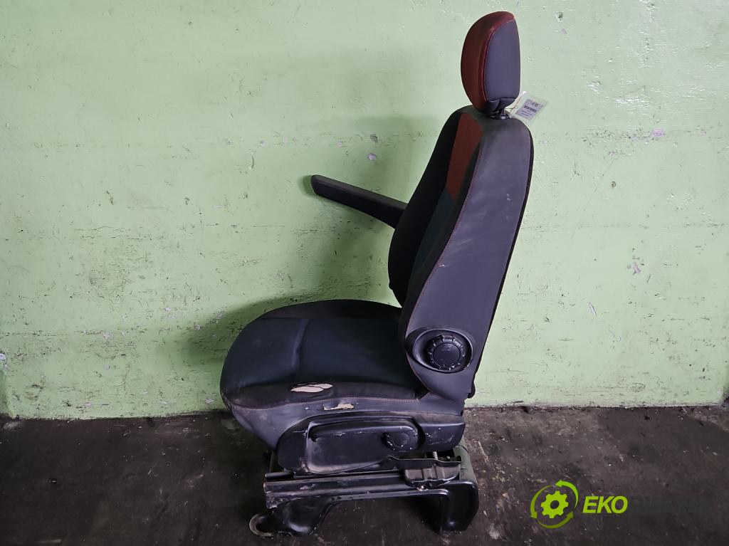 Renault Master III 2010-2019 2.3 dci 101 HP manual 74 kW 2299 cm3 5- Sedačka ľavý  (Sedačka, sedadlo)