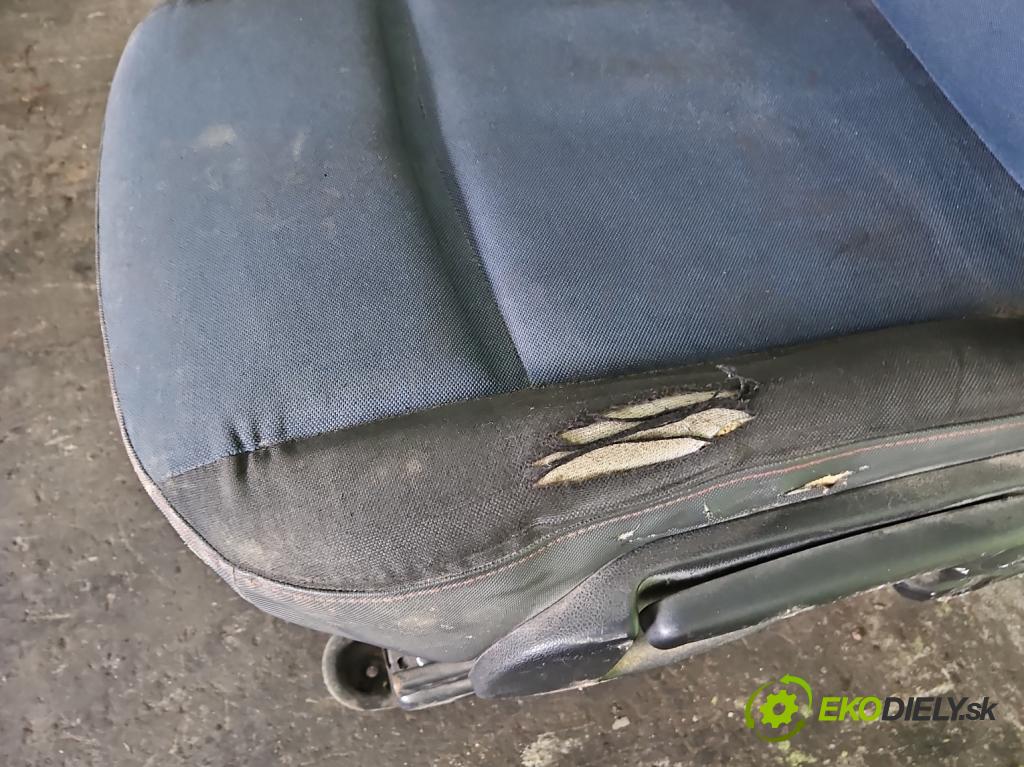 Renault Master III 2010-2019 2.3 dci 101 HP manual 74 kW 2299 cm3 5- Sedačka ľavý  (Sedačka, sedadlo)