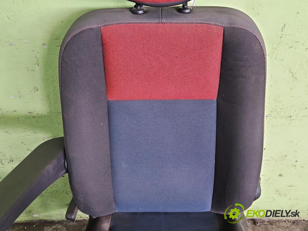 Renault Master III 2010-2019 2.3 dci 101 HP manual 74 kW 2299 cm3 5- Sedačka ľavý  (Sedačka, sedadlo)
