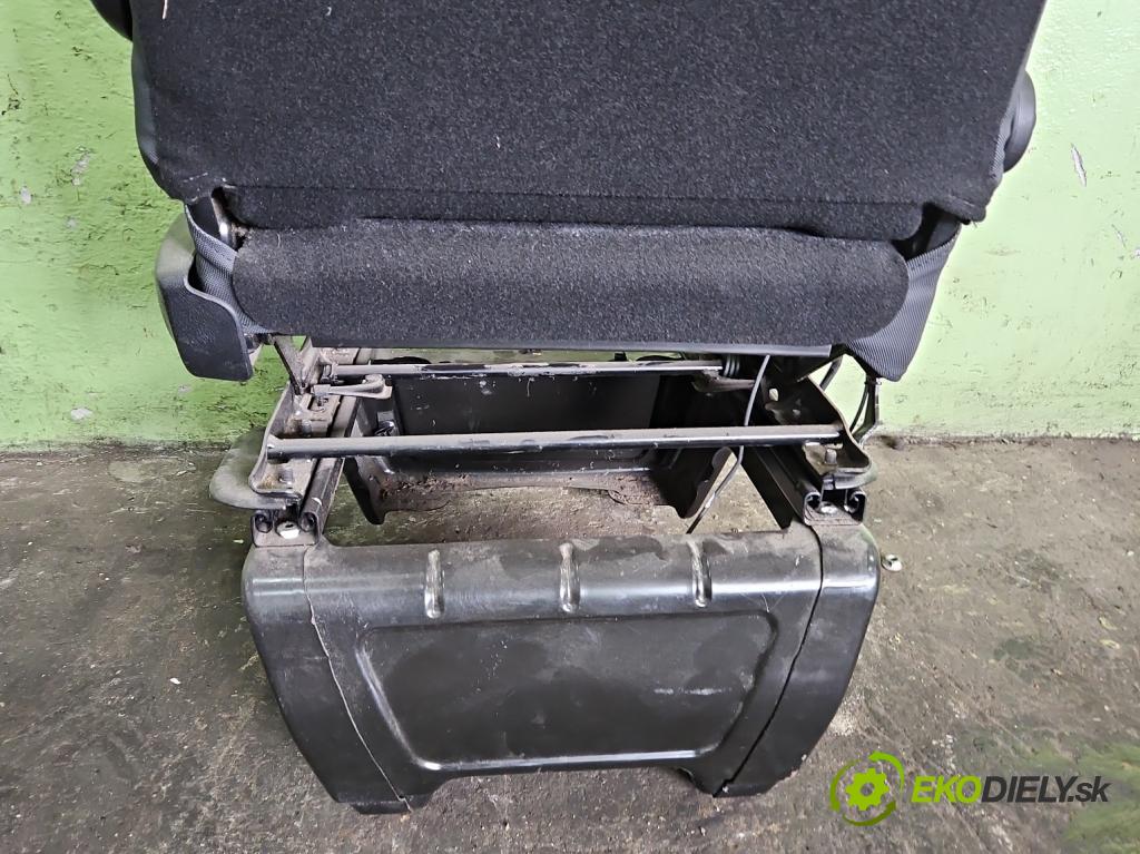 Renault Master III 2010-2019 2.3 dci 101 HP manual 74 kW 2299 cm3 5- Sedačka ľavý  (Sedačka, sedadlo)