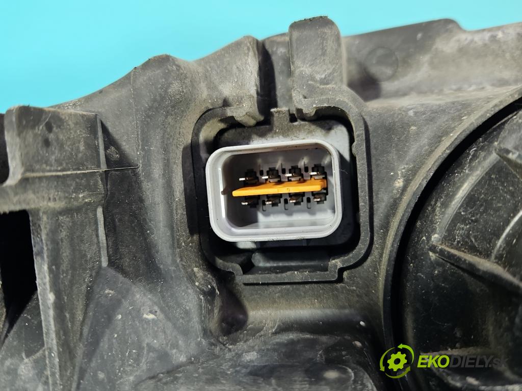 Kia Rio II 2005-2011 1.4 16V 97KM manual 71,3 kW 1399 cm3 5- Reflektor: pravý  (Svetlo predné pravé)